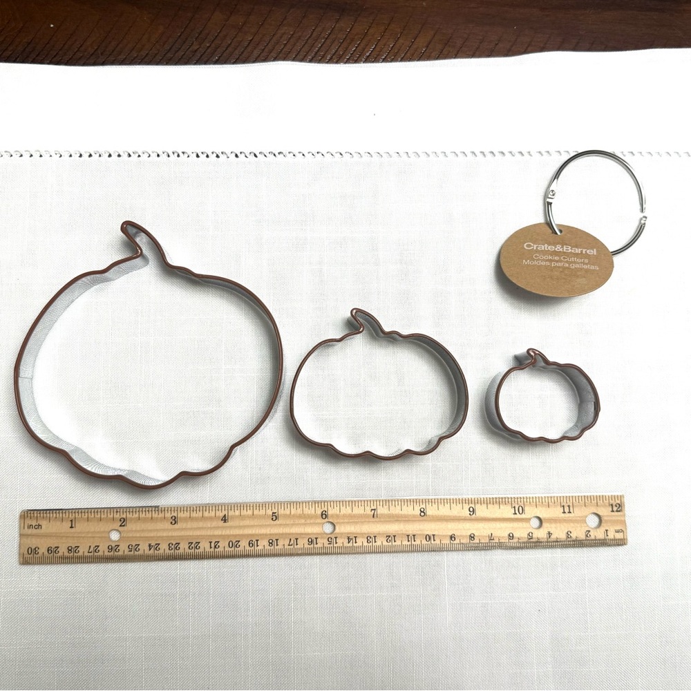 Crate & Barrel Pumpkin Cookie Cutter Set Fall Baking 🍁